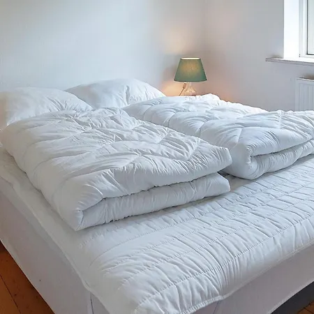 4 Person In Albaek-by Traum